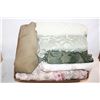 Image 1 : FABRIC - BOX LOT ASSORTED