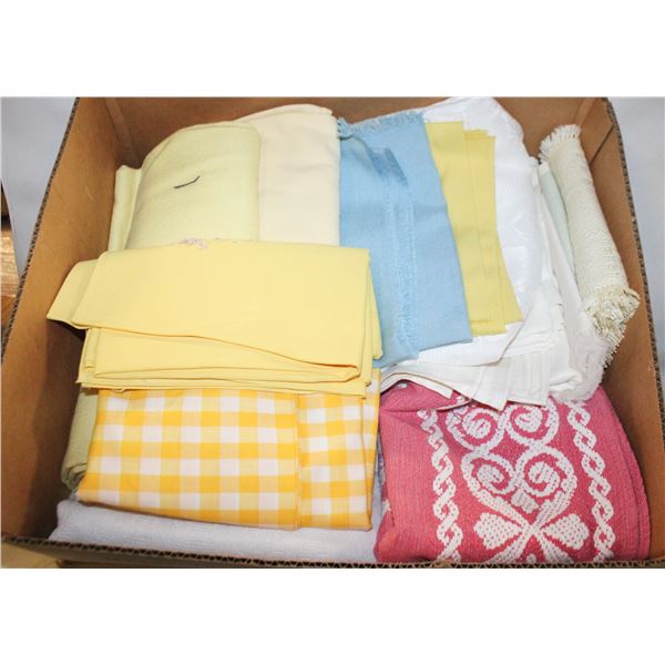 VINTAGE LINENS - ASSORTED LOT