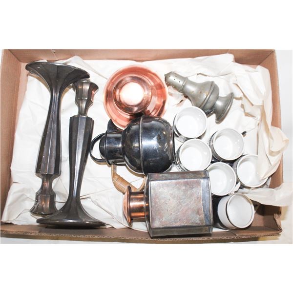 VINTAGE DECORATIVE METALWARE LOT