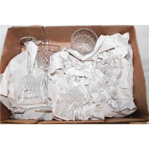 CRYSTAL/CUT GLASS BOX LOT ASSORTED