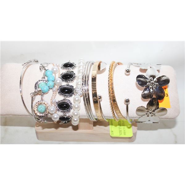 NEW JEWELRY ORGANIZER WITH BRACELETS AND BANGLES
