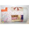 Image 1 : VINTAGE HAND CRAFTED QUILT 72" X 56"