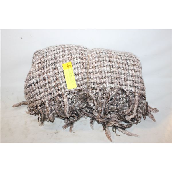 URBAN BARN BLANKET APROX 50"X50"