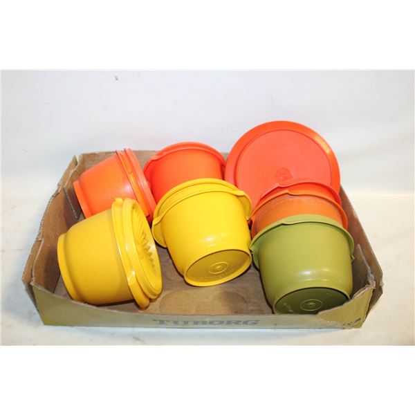 FLAT OF 1970'S TUPPERWARE