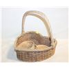 Image 1 : LOVE SHAPE WICKER PICNIC BASKET WITH 3 DISH