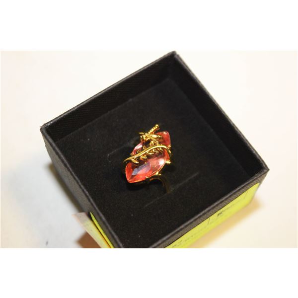 GOLD TONE WAMEN'S RING SZ8