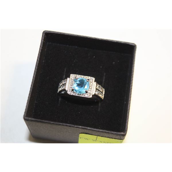 NEW WAMEN'S RING - SIZE 8