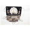 Image 1 : VINTAGE EMBROIDERED CLUTCH WITH CHAIN METAL CLUTCH