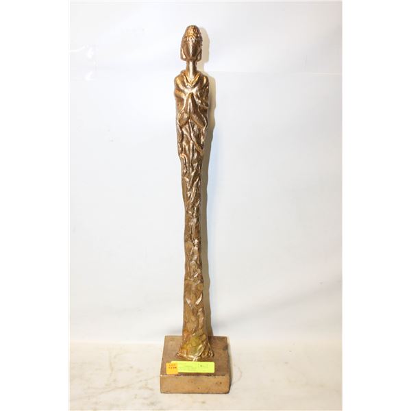 VINTAGE GOLD COLORED DECORATIVE 20" STATUE