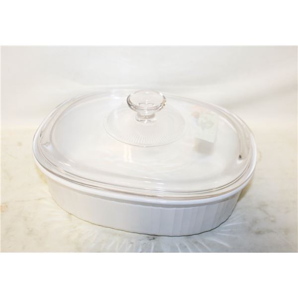 CORNING FRENCH WHITE OVAL 2.8 L CASSEROLE W/LID