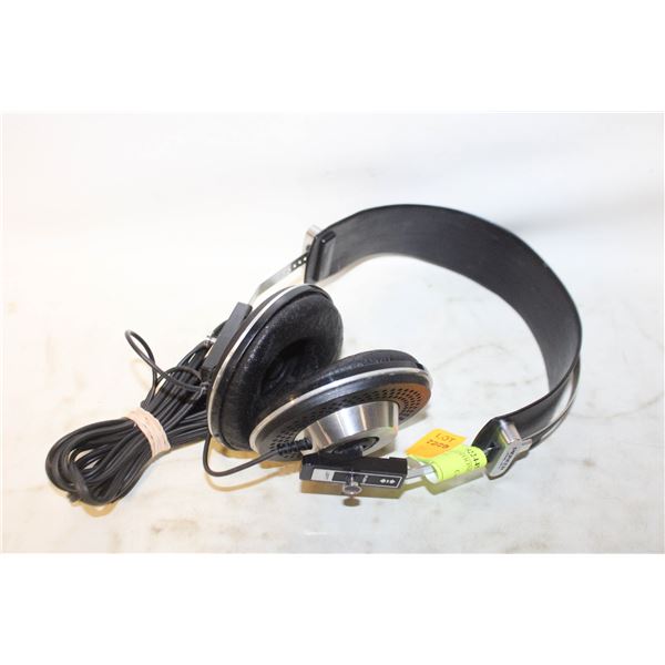 VINTAGE HEADPHONE COLLECTORS PIONEER SE-6