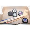 Image 1 : VINTAGE NHL TEAM PUCKS AND COLLECTABLE MINI
