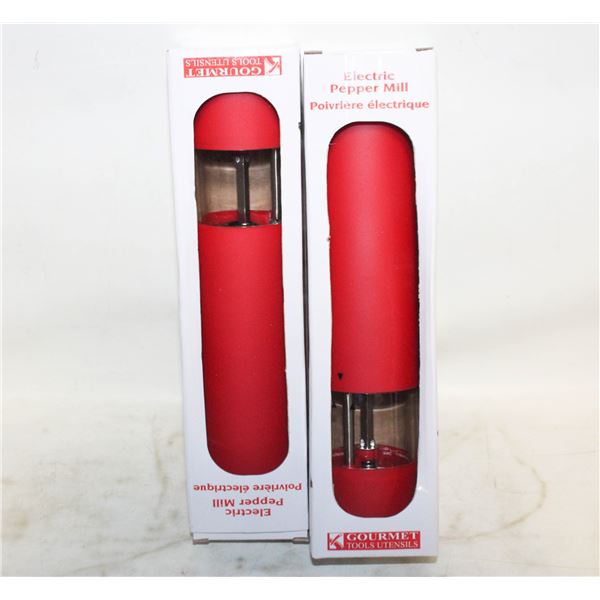 2 NEW SALT PEPPER POWERED GRINDERS