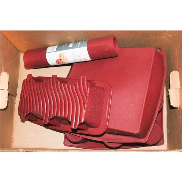 SILICONE COOKING MOLDS