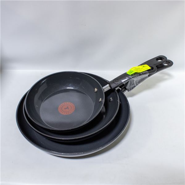 3 PIECE T-FAL SKILLET SET, CERAMIC & NON STICK