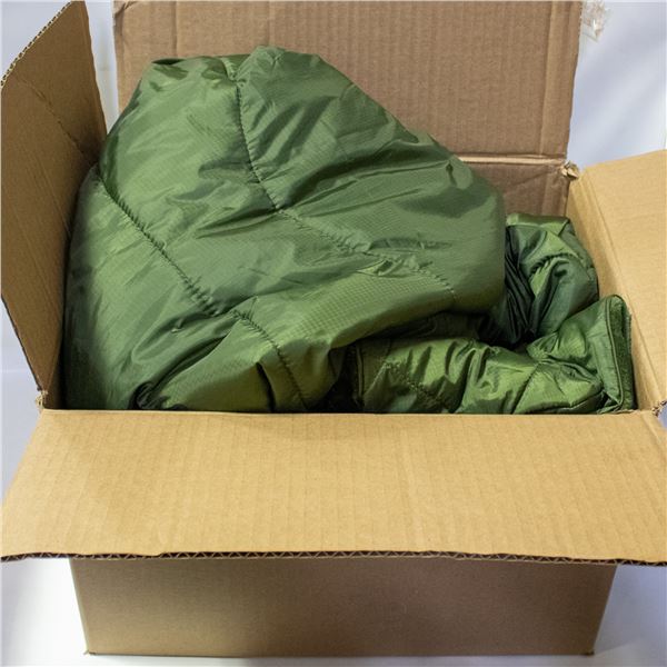 BELOW ZERO OUTDOOR BLANKET WITH HOOD GREEN