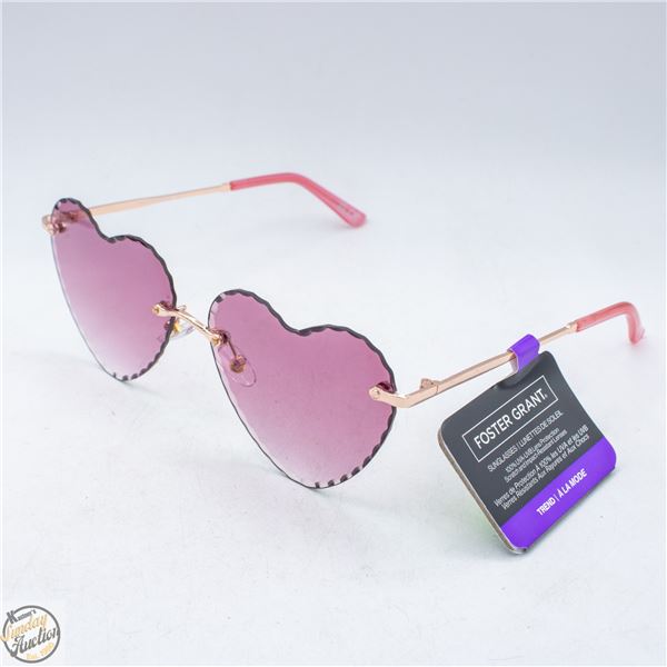 PAIR OF NEW FOSTER GRANT SUNGLASSES