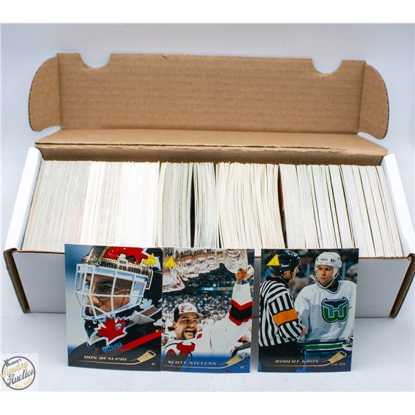BOX ALL HOCKEY APPROX 520 CARDS
