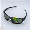 Image 1 : NEW PAIR OF PUGS SUNGLASSES - BLACK FRAMES