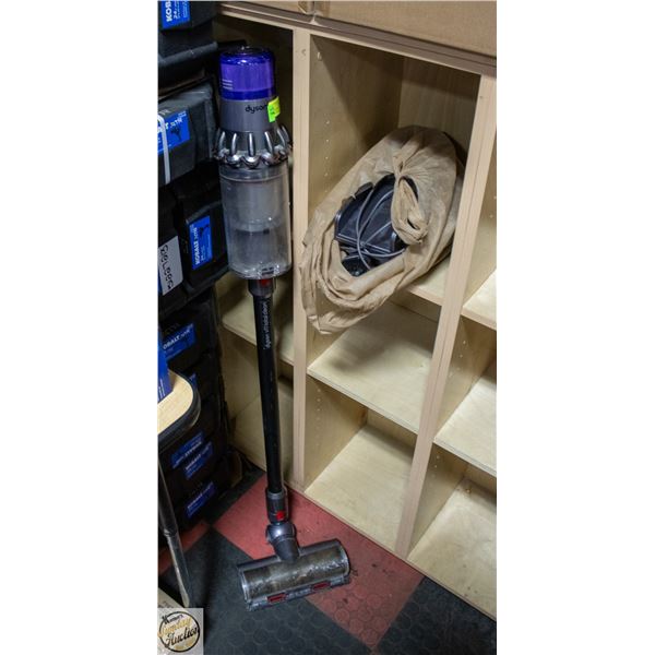 DYSON CYCLONE TOTAL CLEAN V11 CORD FREE VACUUM