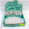 Image 1 : VINTAGE ANCHOR HOCKING 8-PIECE "SERVA-SNACK"