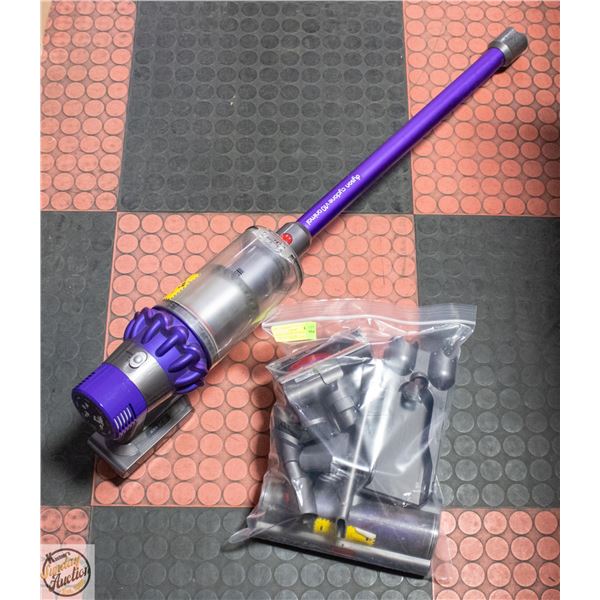 DYSON CYCLONE V10 TOTAL CLEAN CORDLESS VACUUM