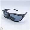 Image 1 : PAIR OF FOSTER GRANT SUNGLASSES