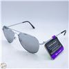 Image 1 : PAIR OF FOSTER GRANT SUNGLASSES