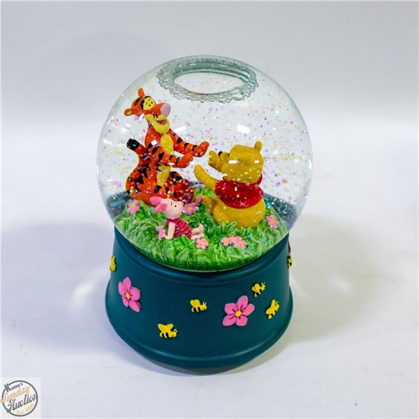 WINNIE THE POOH MUISICAL SNOW GLOBE