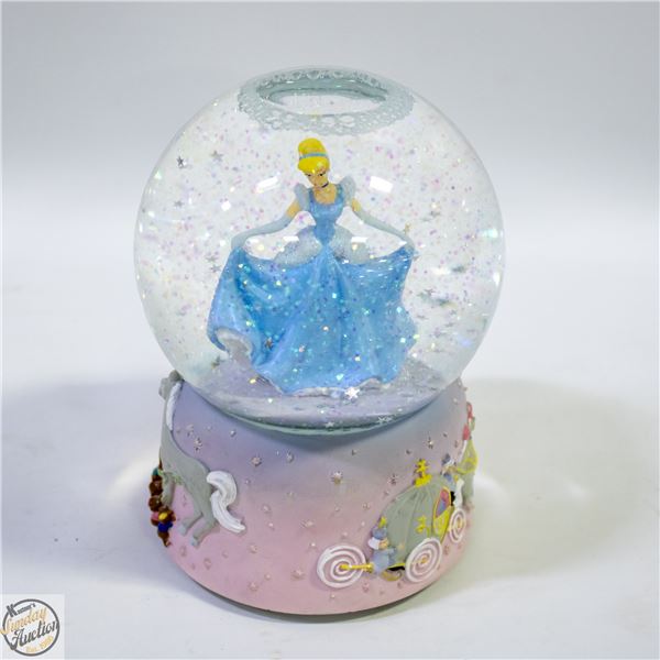 CINDERELLA MUSICAL SNOW GLOBE