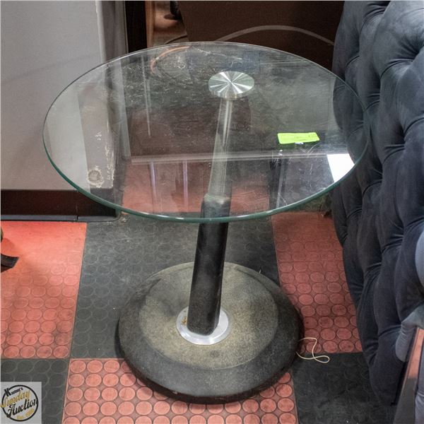 SMALL ROUND GLASS TOP PATIO SIDE TABLE H-23"