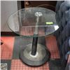 Image 1 : SMALL ROUND GLASS TOP PATIO SIDE TABLE H-23"