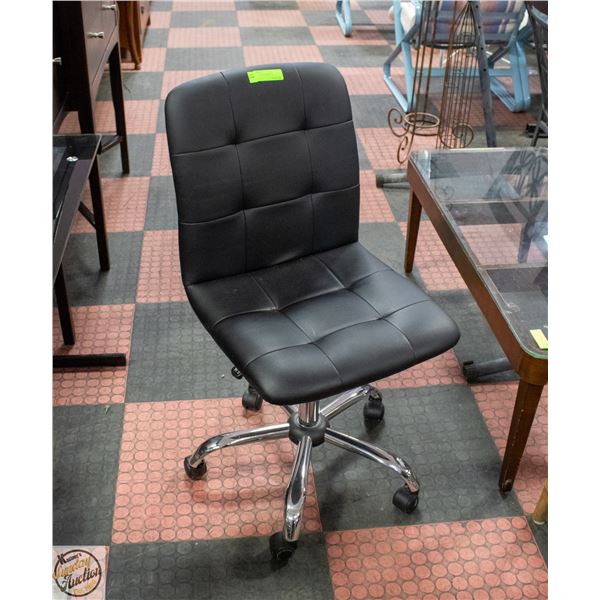 ARMLESS BLACK ROLLING CHAIR
