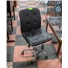 Image 1 : ARMLESS BLACK ROLLING CHAIR