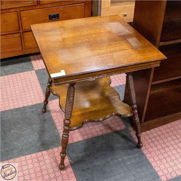 VINTAGE TIGER OAK TABLE 2' X 2' X 29"