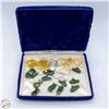 Image 1 : LOT OF CHAINS AND JADE PENDANTS