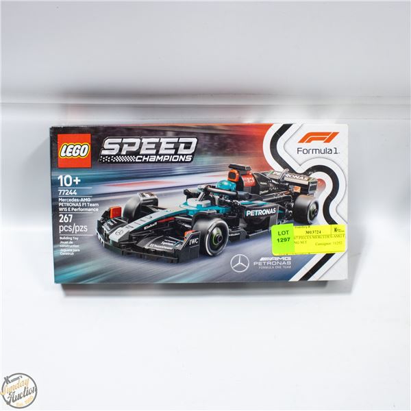 LEGO 267 PIECES MERCEDES-AMG F1 BUILDING SET