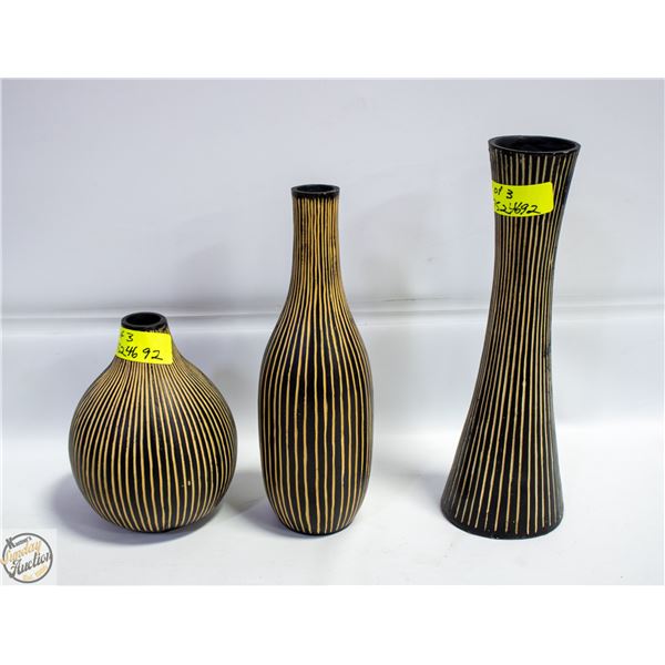 SMALL BLACK VASES WITH BEIGE STRIPES (SET OF 3)