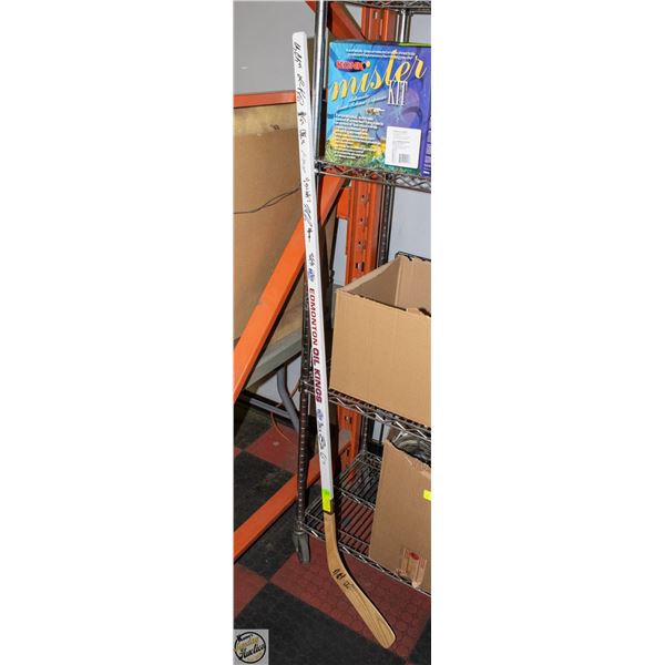 EDMONTON OIL KINGS SIGNED HOCKEY