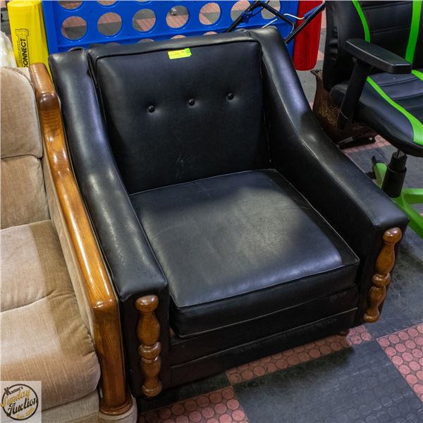 BLACK SITTING CHAIR