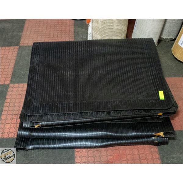 LOT OF 5 3FTX5FT SINGLE CUSHION ANTI-FATIQUE MATS