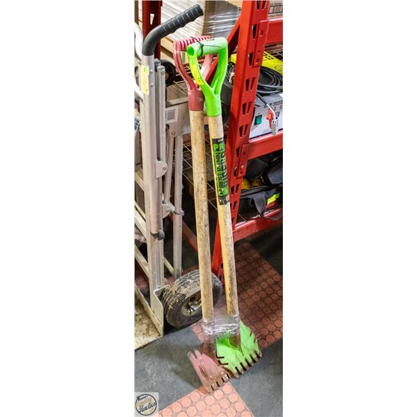 BUNDLE OF 2 SHINGLE STRIPPING SHOVELS INCL.