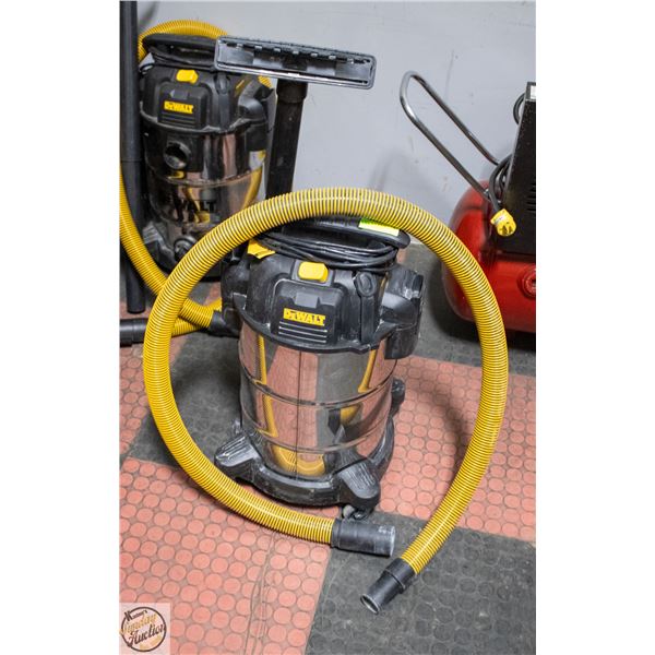 DEWALT STAINLESS STEEL WET & DRY VACUUM 30L