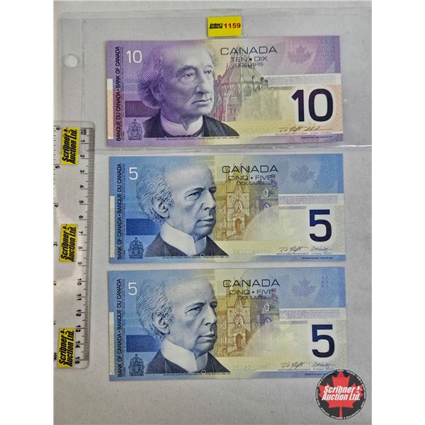 Canada Bills (3):  - 2002 $5 : Knight/Dodge #ANV9913255 - 2002 $5 : Knight/Dodge #ANV9835025 - 2001 