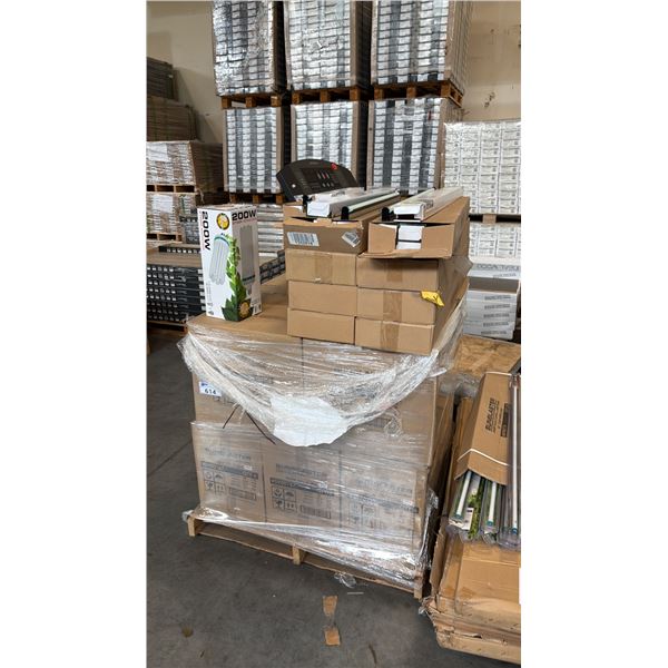 MIXED PALLET OF ASSORTED SUNBLASTER LAMPS AND BULBS