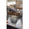 Image 2 : 3 ASSORTED METAL HANGING BASKETS