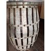 Image 4 : Metal Barrel-Shaped Table w/ Clear Round Top & Wire Sculpture 34" Dia, 28"H