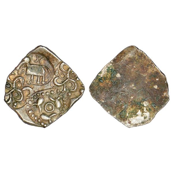 Ancient India: Archaic silver punch-marked coin, Tapi-Wainganga Valley region, 1.74g.