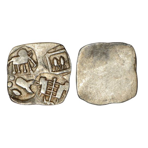 Ancient India: Archaic Silver punch marked coin - Wainganga-Mahanadi Divide, 1.11g.