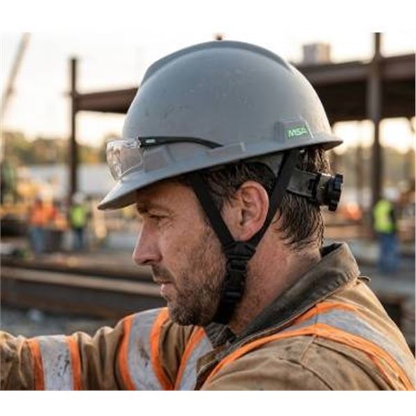 MSA 475364 V-Gard Cap Style Safety Hard Hat with Fas-Trac III Ratchet SuspensionÂ